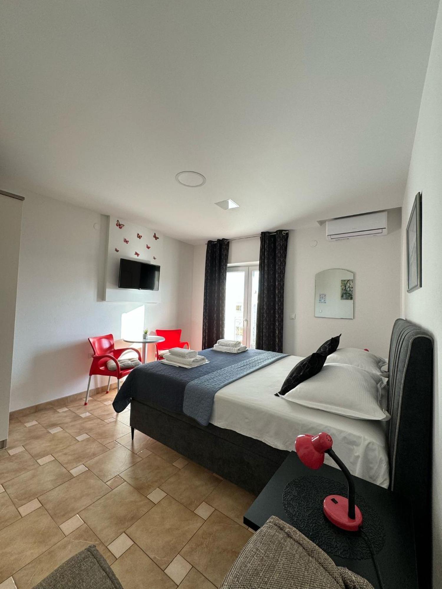 Villa Simovic Apartments Baška Voda Exterior foto