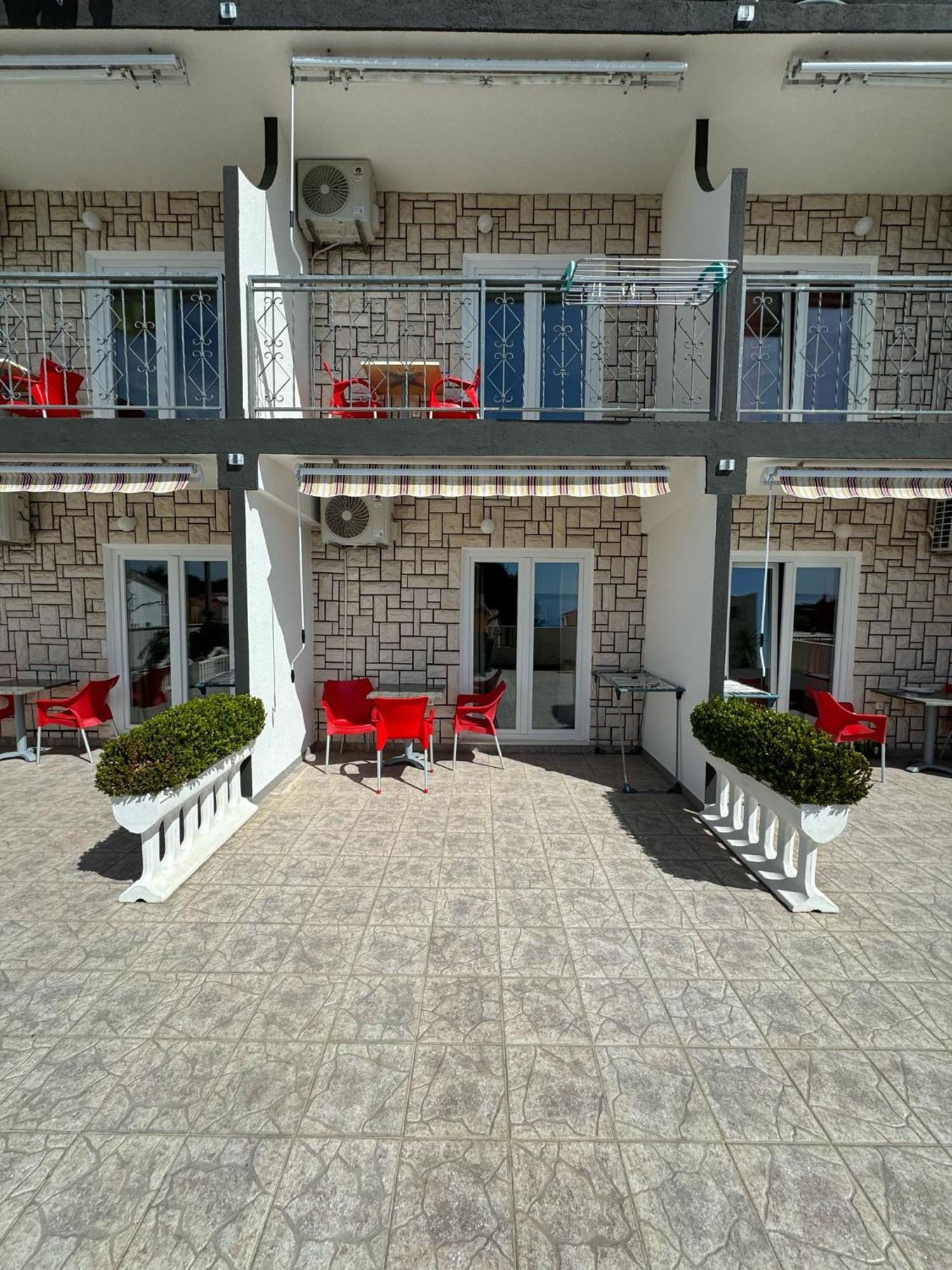 Villa Simovic Apartments Baška Voda Exterior foto