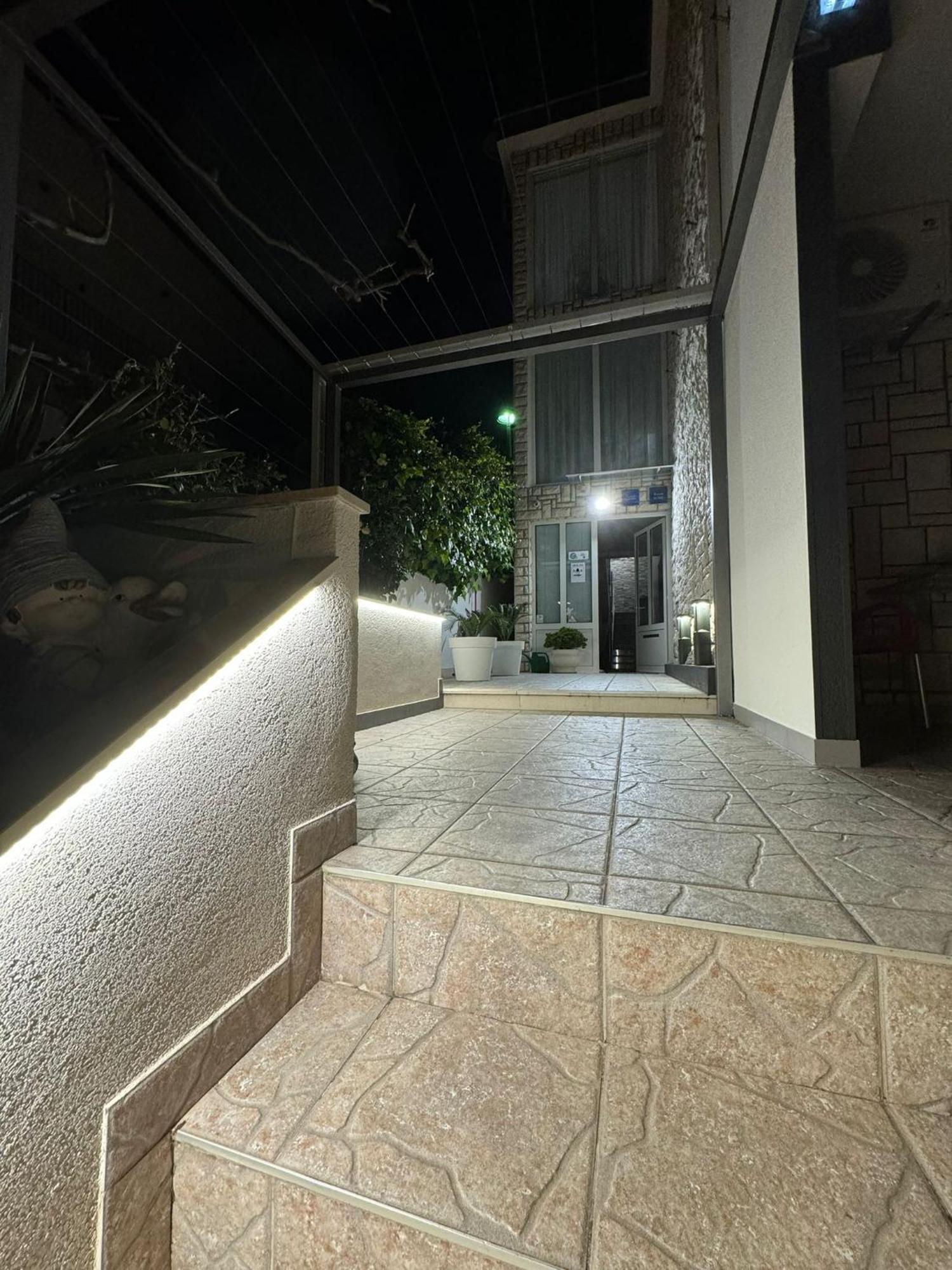 Villa Simovic Apartments Baška Voda Exterior foto